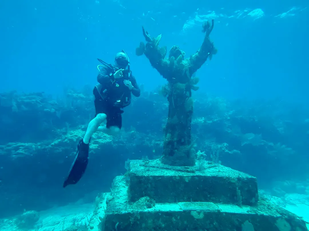What to Expect on a Key Largo Lobster Diving Charter